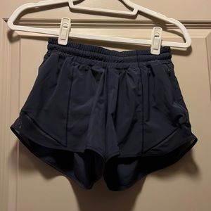 Lululemon Hotty Hot Lined Shorts 3”